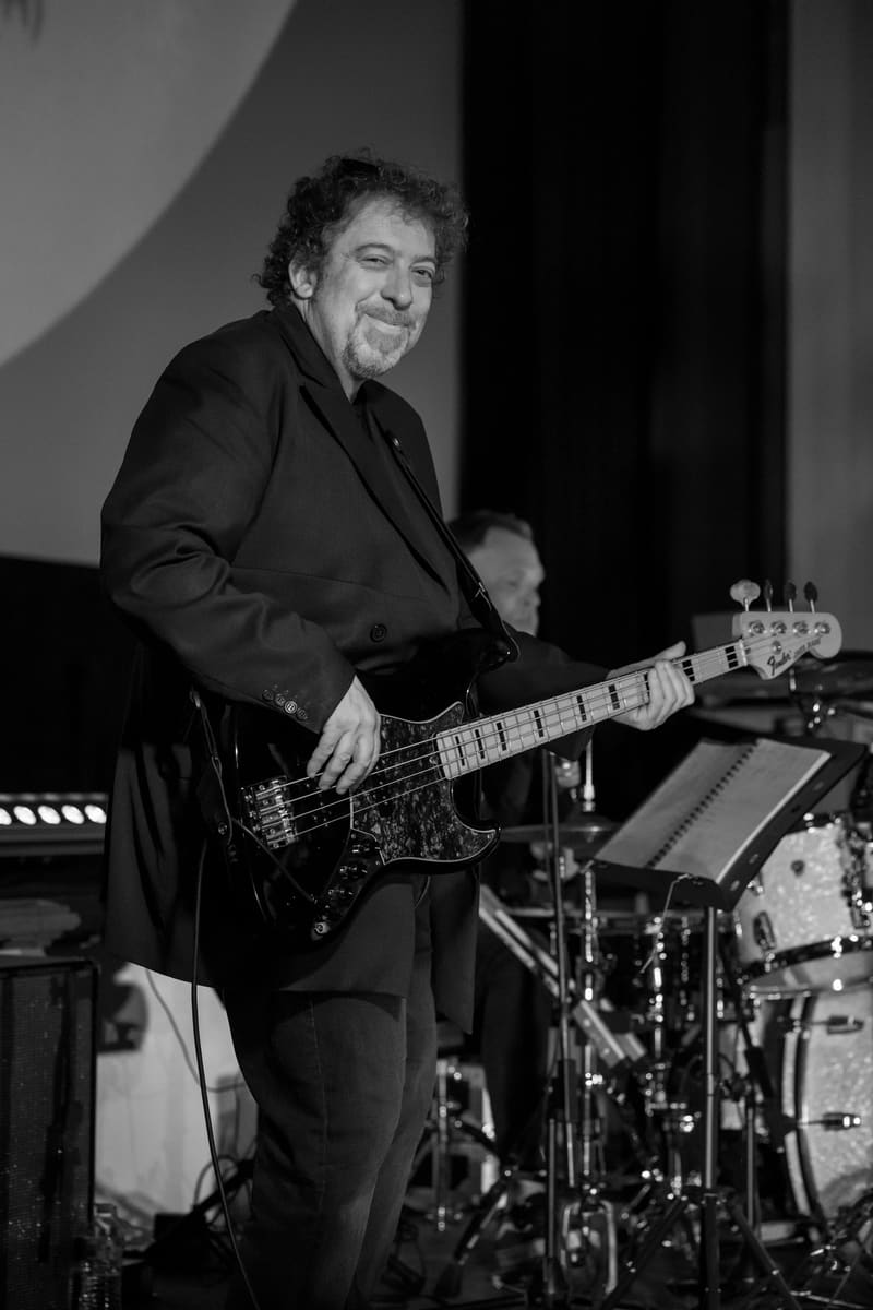 Shaun Holton