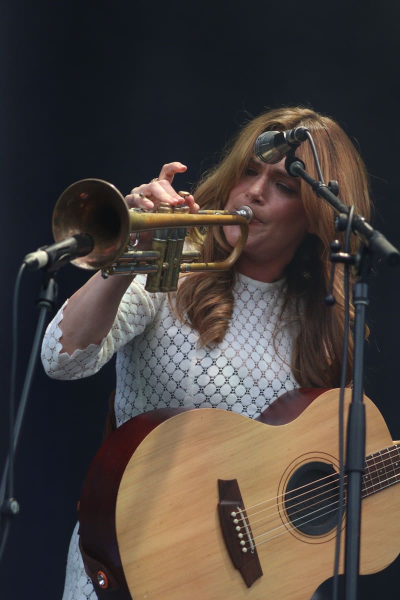 Angus and Julia Stone