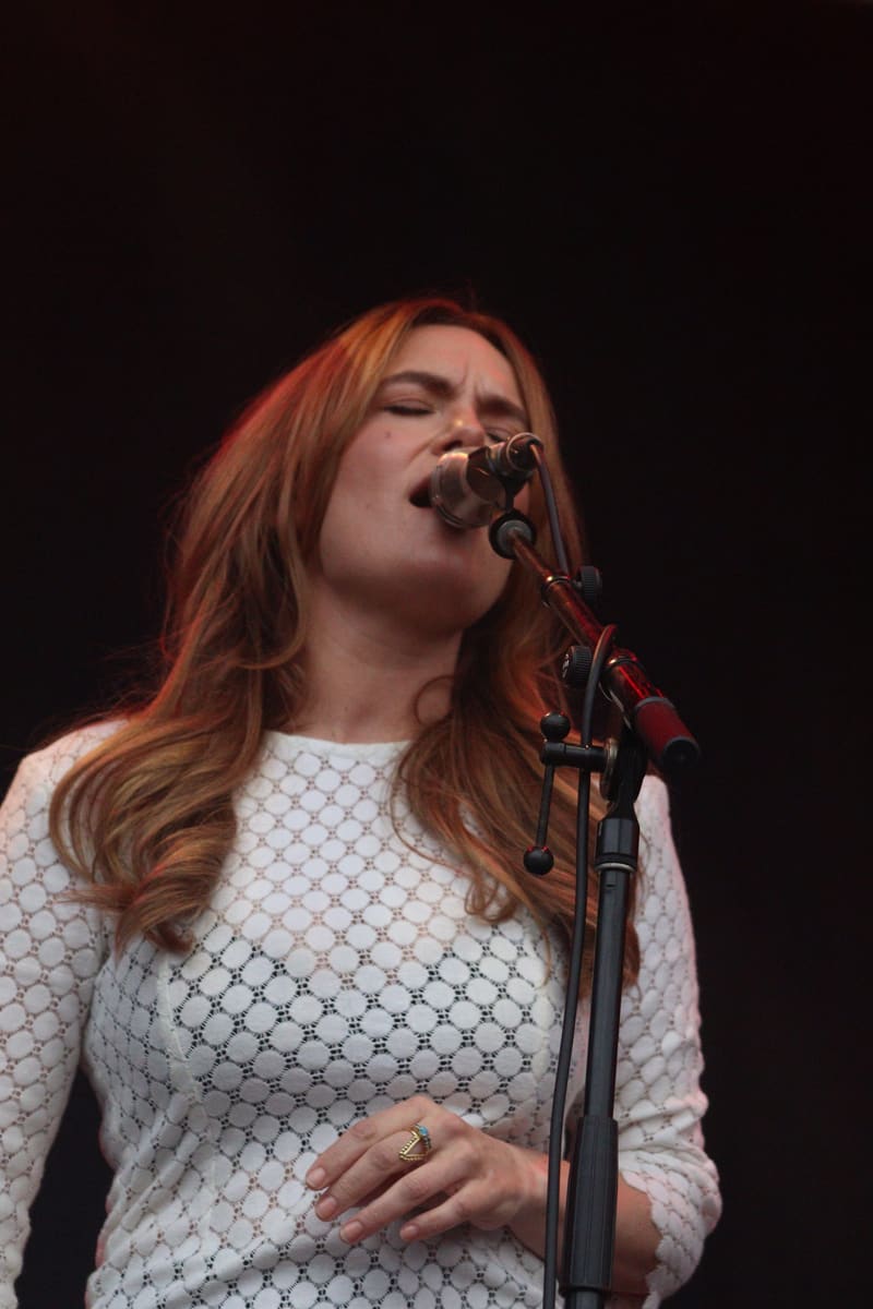 Angus and Julia Stone