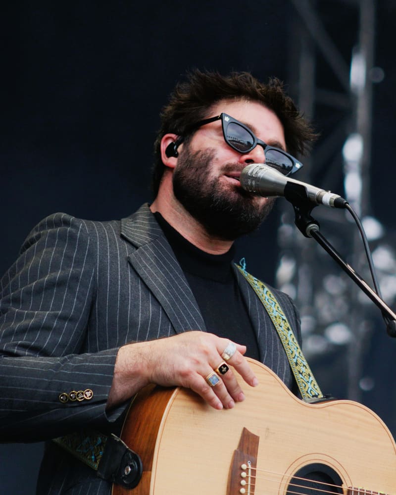 Angus and Julia Stone