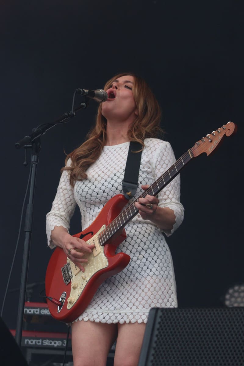 Angus and Julia Stone
